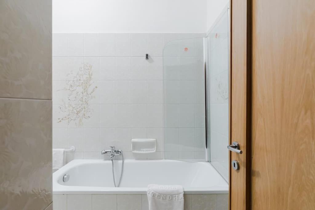 רומא Elegant Apartment Via Veneto By Varental מראה חיצוני תמונה
